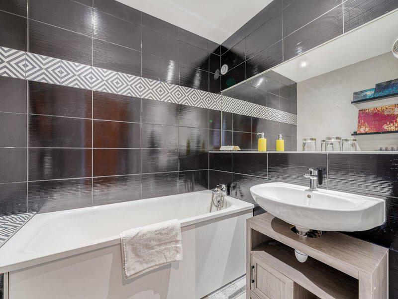 A21CB2FD9B1A4B8544A708EEF04996F4