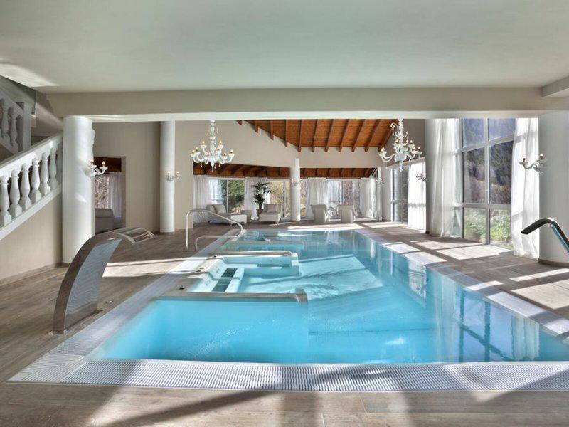 DFFD32208AFA4FC6728AFC082D49811C