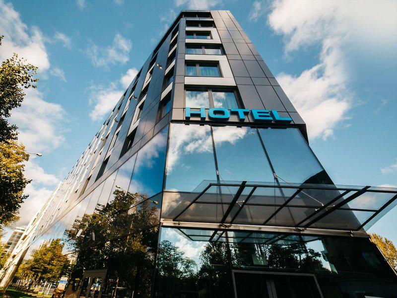 AB832AB40ED1F8117A6CEEA83F1DEDE9