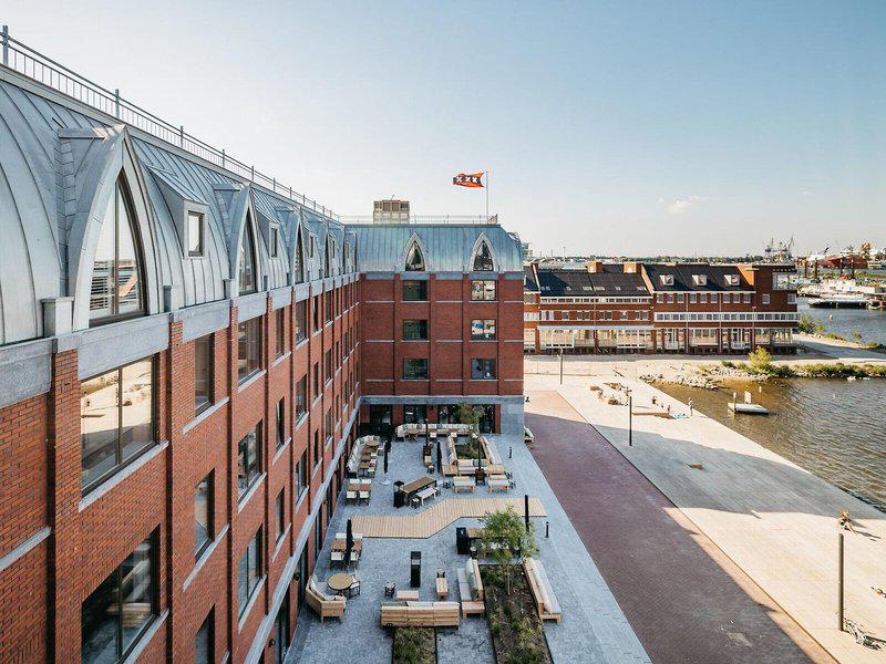 4D9835727629A2D9CBD3FEEBE8200BF9