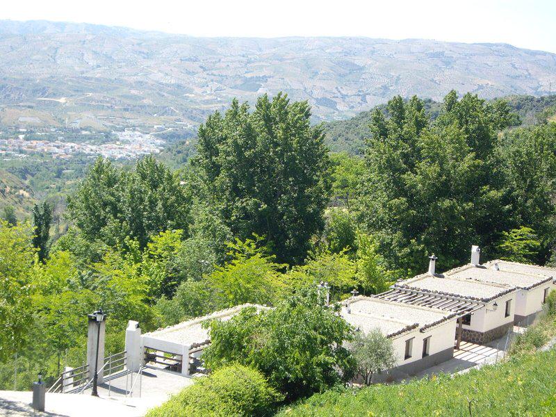 86D0463C0C005DD3939658EF1A5C842A