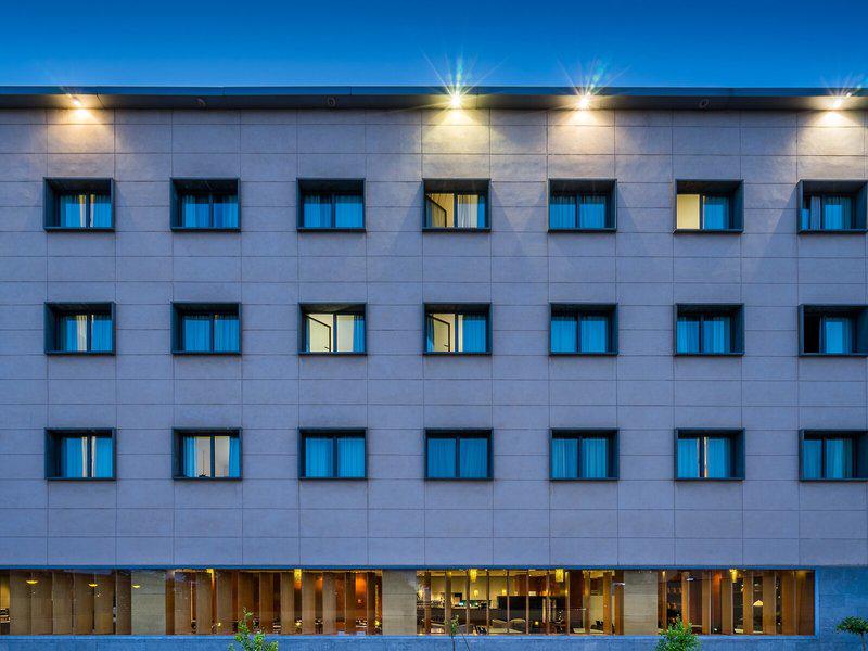 63C743CBD3C5450556E3E7887AF0140C