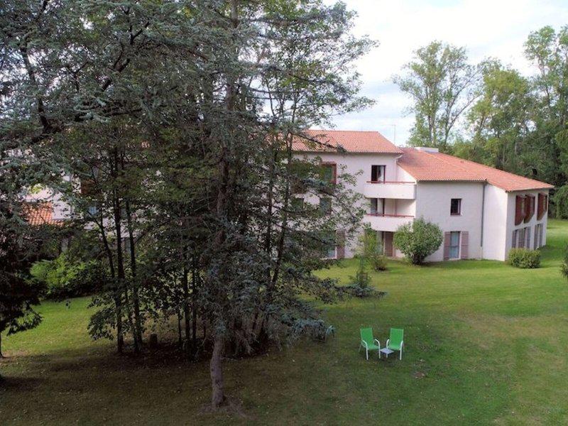 B2AF70591446DB42E79BE1192ABE7998