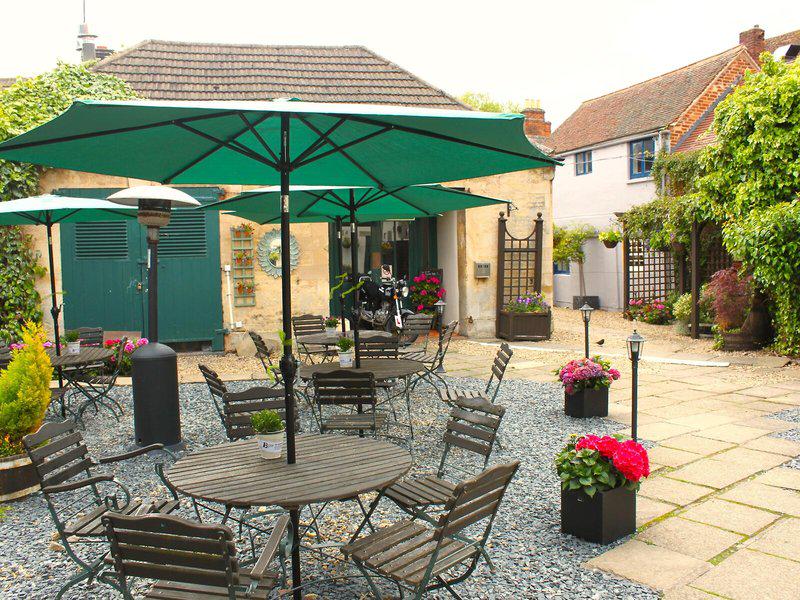 CBEBB7882370CF9C8E2ED3905083A915