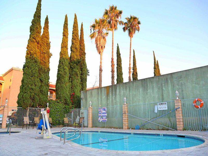 A161B80FCB8FCB9FF7D4B92E068C26D4