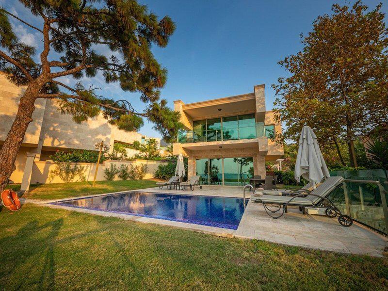 EE304098B349C8BC9E373E142C83CFA0