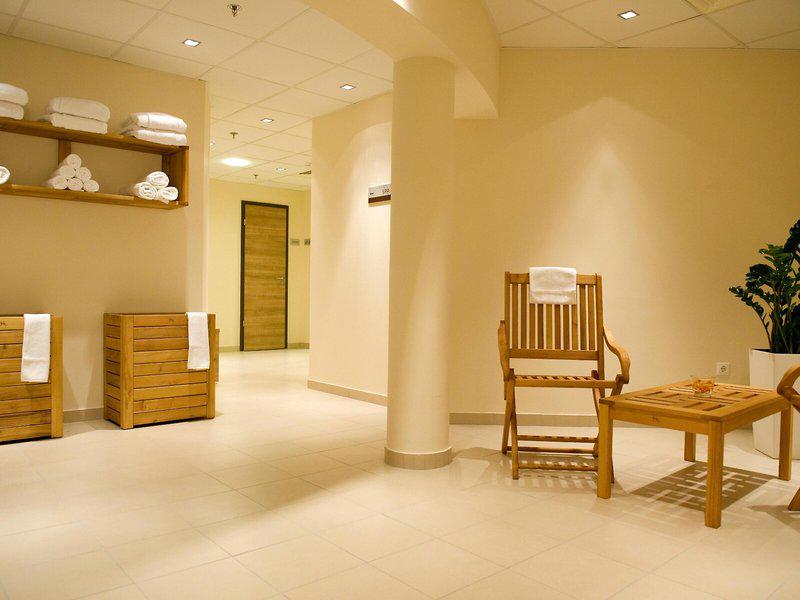 CCCF44FE4FBBF9A9FA26C74A13A33C04