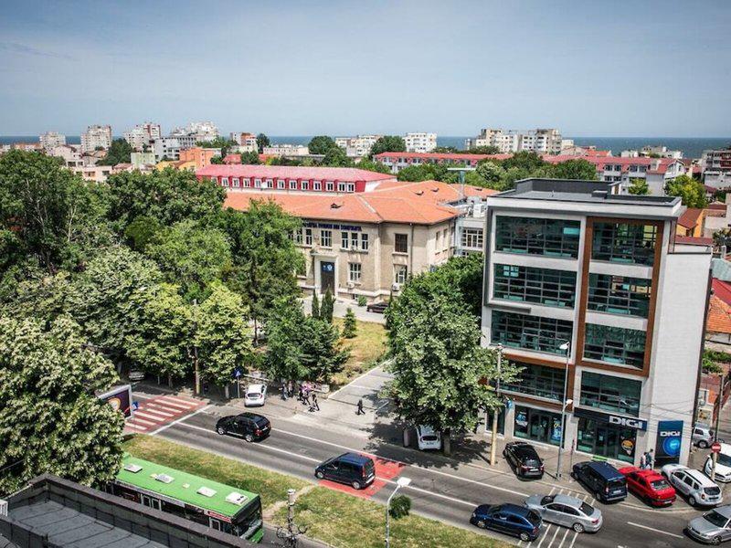 C37671B4951F105F8C555B918D50F3A4