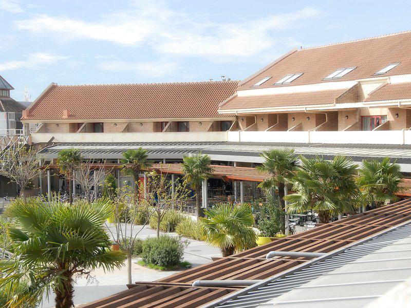 F2B03AB2E3C5BD27D61D93D7BD7CA0DE