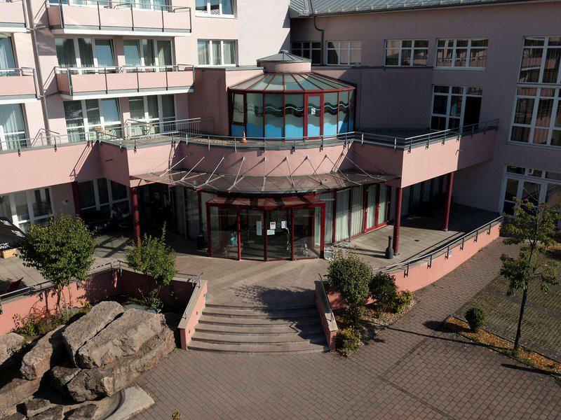 EBF3189A98B5EAD942D925F7451AC5EB