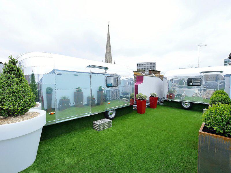 FB64B25F81AC27749C15752D1EE8EF95