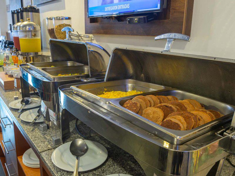 802687EE48DE015C0F12905F42A65E44