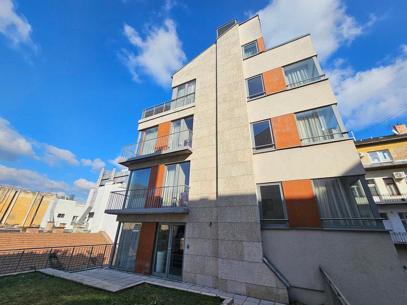 5AF2CC53C1F9BC6DBCAA35C17B6643F3