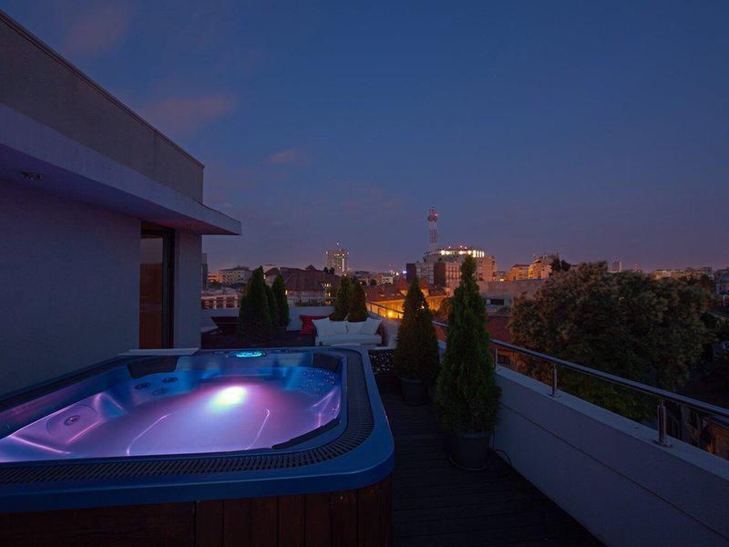 BD4060E4CE8A2C04BCE40A858819606A