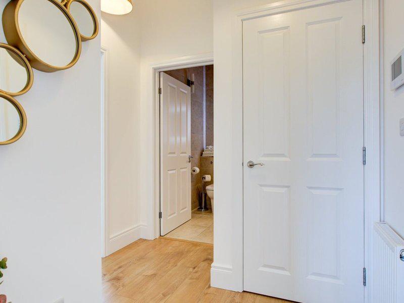 239C9A261AF3E18C3A3BE8D07B44603C