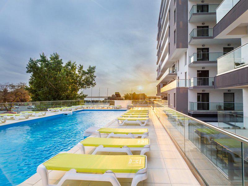 A496E2D8E1C8F959001EDA7E4EC82F48