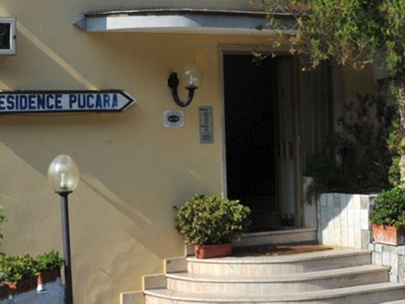 CCF6C63F498E8FEEAB6343BC63CB5183