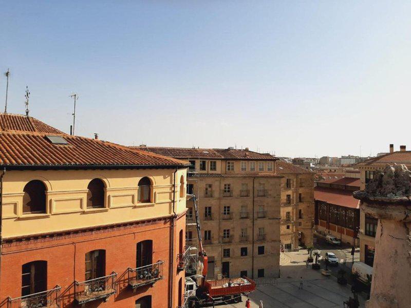 6AB152FBA0B7C642F37A712F1921D03D