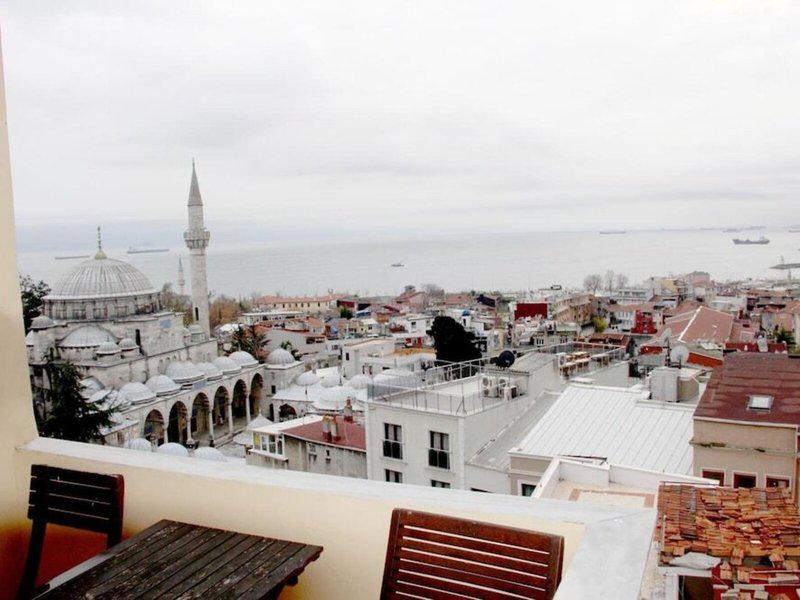 3323436C5E4FF3DFF194319E8F48924B