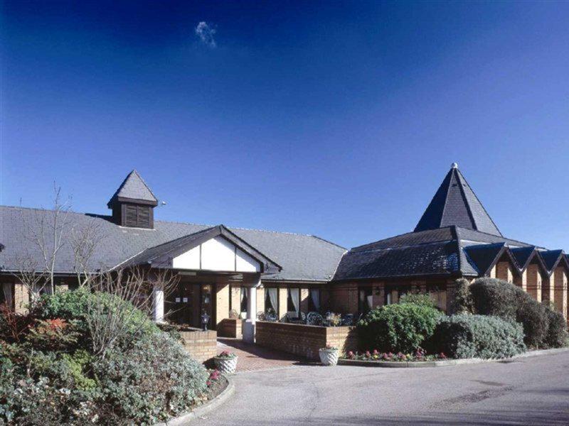 A4CB830EF8DAA8BBD19F2AA38C4C584A