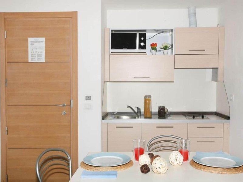 526D971F7E32F2EC106F6D7A490121AB