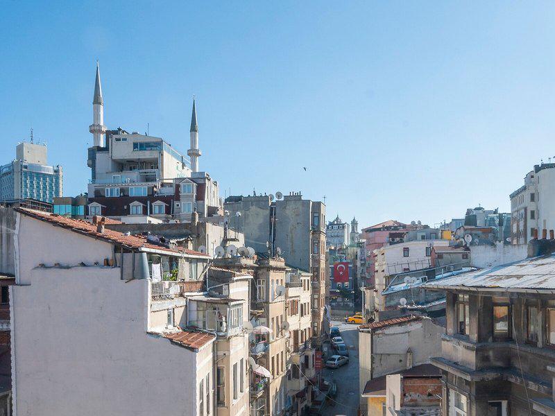 942722C7C66F7E9D5F04E3BD0C88363D