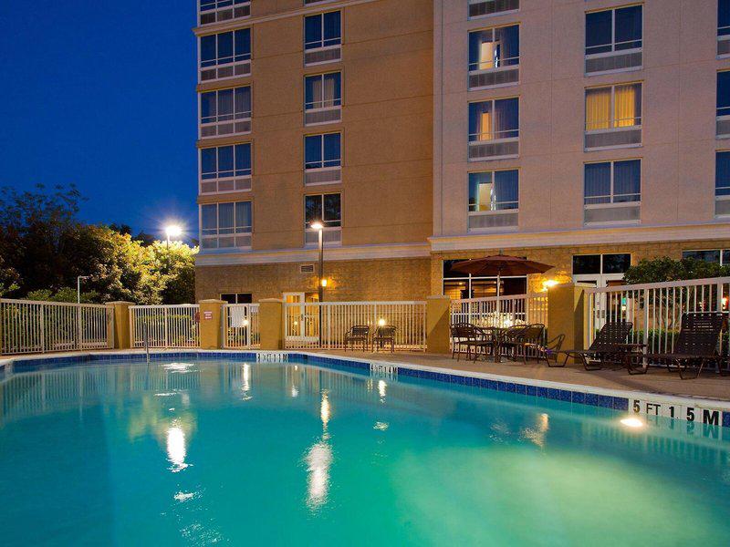 C140C102D844B164DF0EA197E4E03000