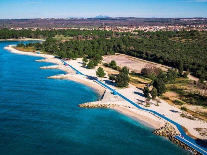 9406EEBA42E28C2979BE08A1A283EF9B