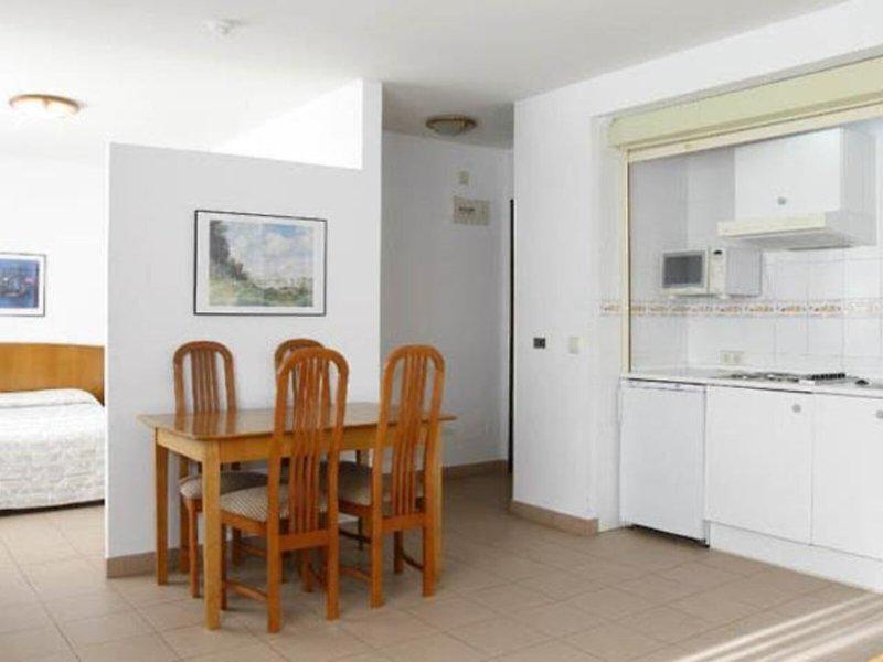 72D2323800AE39825F63735657ACC6B3