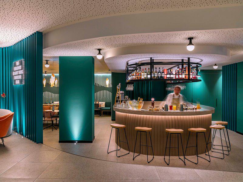 4AD87B066283C1761351E89441516AF2