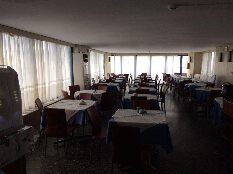 E6ABD0A6D87C21C3BAC23C416A8CD8A1