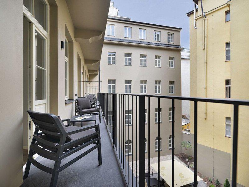 3F3D909AD5E2F9EA0CF74241012B8330