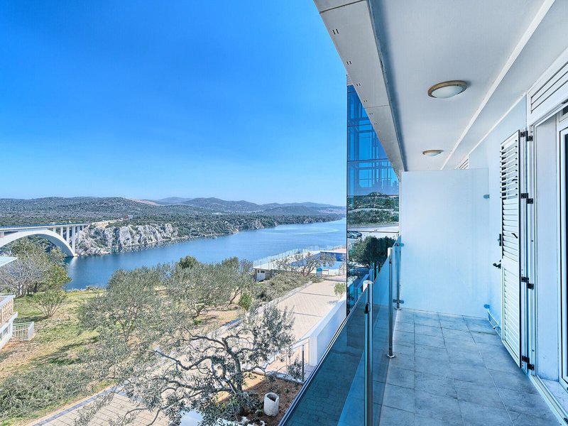 16514918D9EA0B4E8033A35AD11D7702