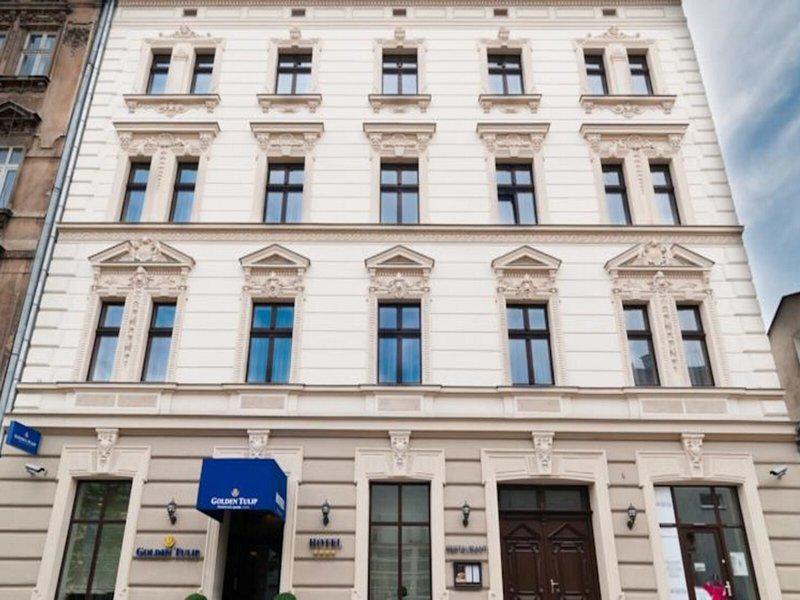 7B52E6E55EDE8D1F3390E50AEFDFB642