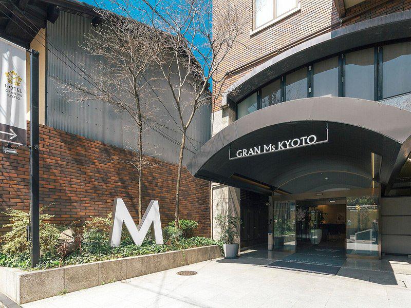 7D121E24FCF421FAF9788C02F1191572