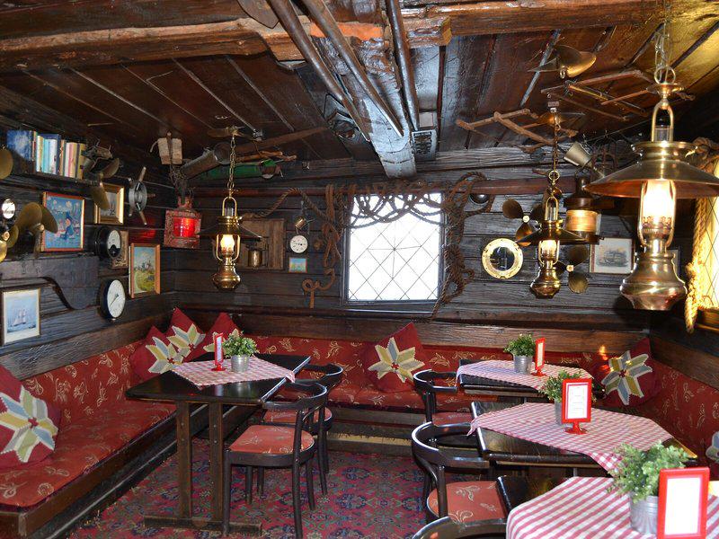 E5F813931E014731B51DF7512DBF4A89