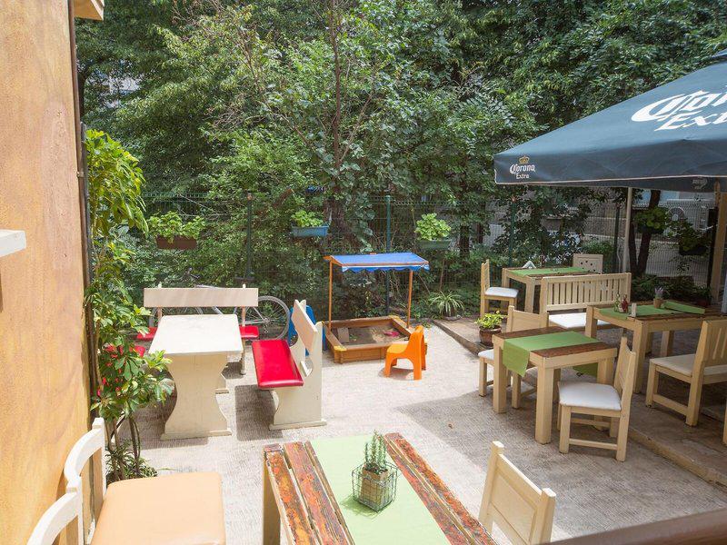 1976684C40DA0EECA38AE008499DCAED