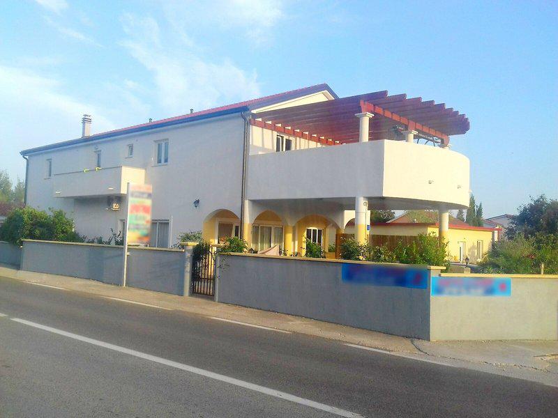 E1AF17D8384201B32445E5FA87883AD9