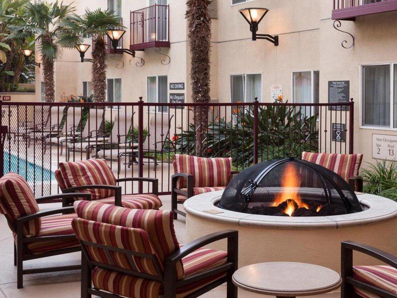 9B350DC2B096CA00A88E7E9C21870C02