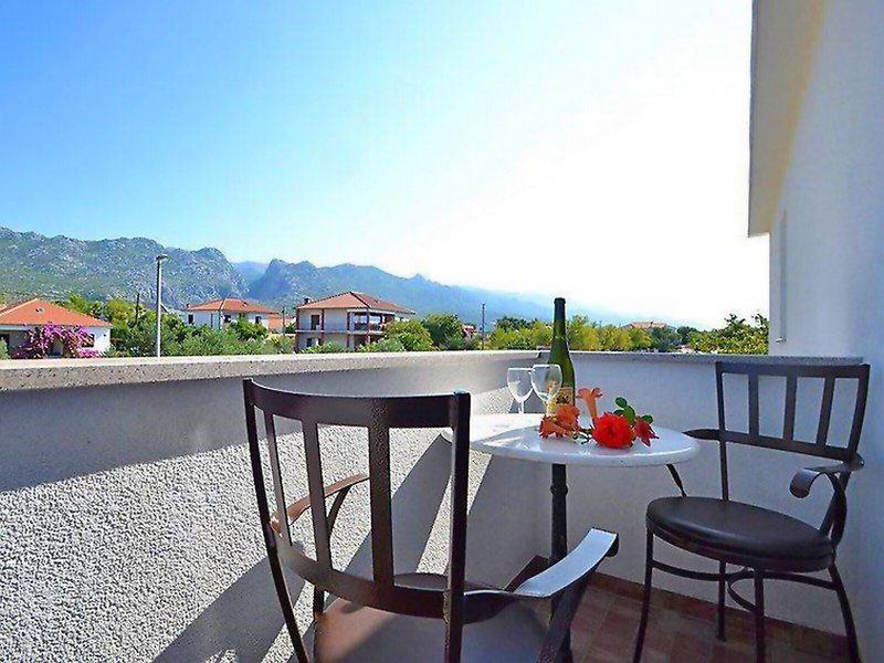 BB6E940640F3554EA405D3F2A39B2101