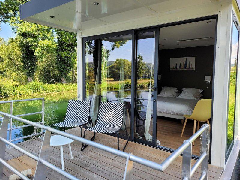 F2725529404CB36652045979AD2804B2