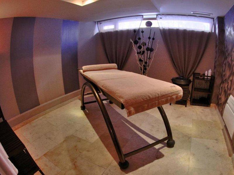 72CE15ECEDE441B79C1551C6745C49C4