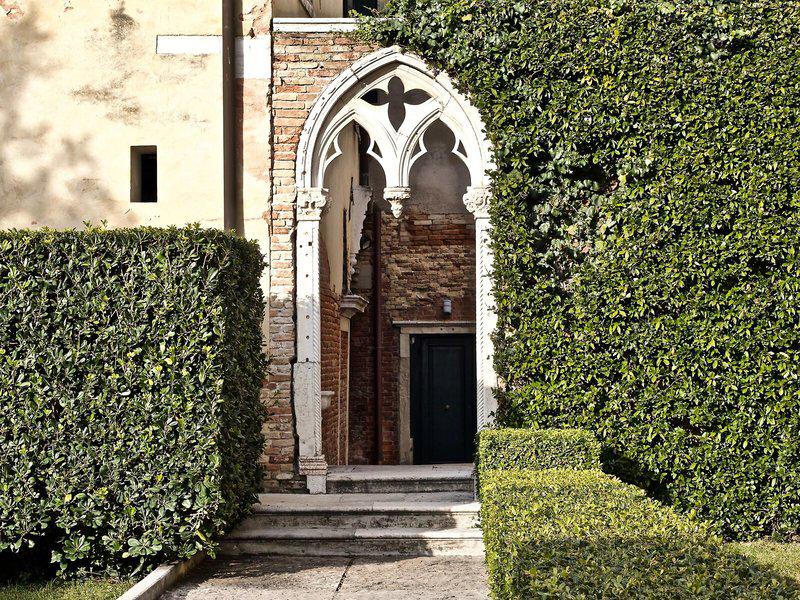 F4D51DFD0CB2426F79504C3944936566