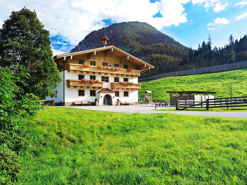 F728150563D64F88CF1BDD4C2F492D40