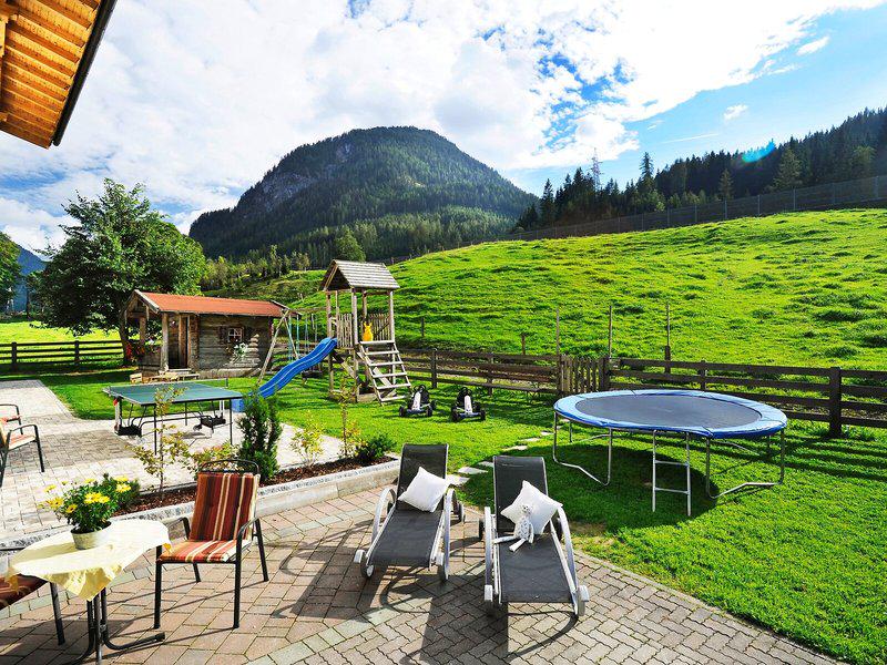 7DCD45B7B9972518478AB5AE784C0A1D