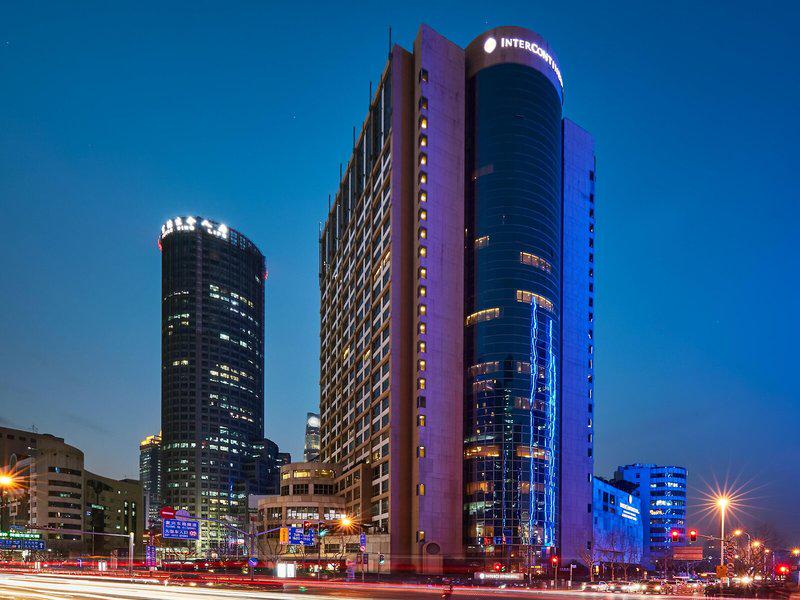 F06B0EFE1F29324E1613E991F52D6A9C