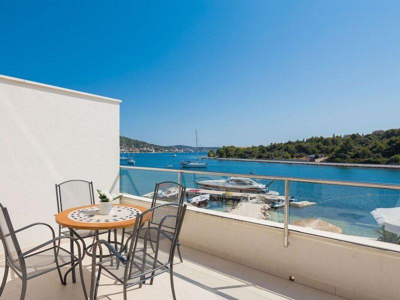 B0FE0F08DF1B2CFDBC6841DF7F3B7E71