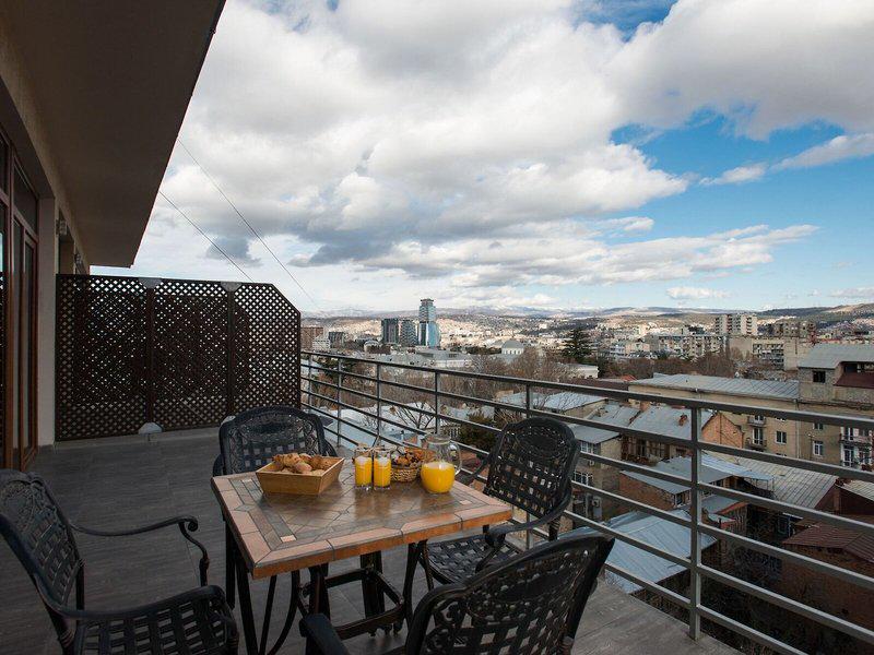 C35C9F46216DB5F9FEA1F5571F6F42C5