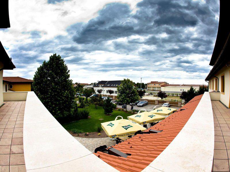 9A1C1B0E8E9C4B47BD78D81D7FA37305