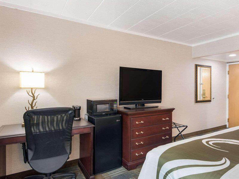 F9674A240F692ED8FBCE639E5B7C9C3E